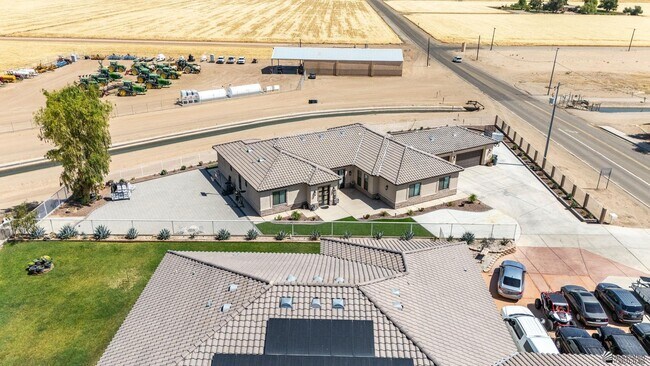 Building Photo - 2070 Araby Rd