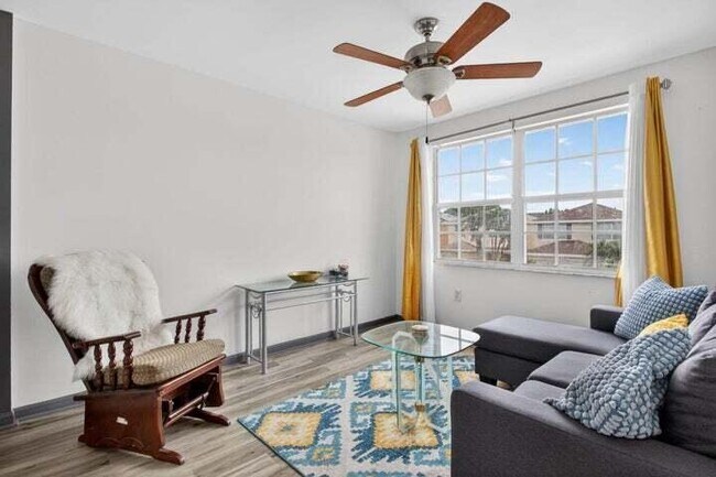 Building Photo - 4131 Eastridge Cir