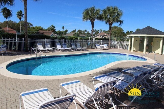Building Photo - Gorgeous 3 Bedroom Townhouse in Miramar Beach