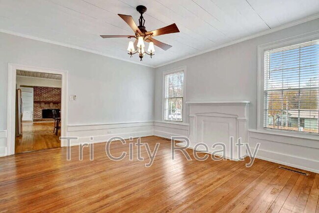 Building Photo - 115 Church Aly