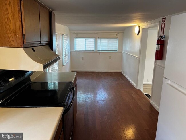 Building Photo - 484 Harrison Ave