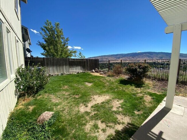Building Photo - NW Reno 4 Bedroom Home - Mountain Views