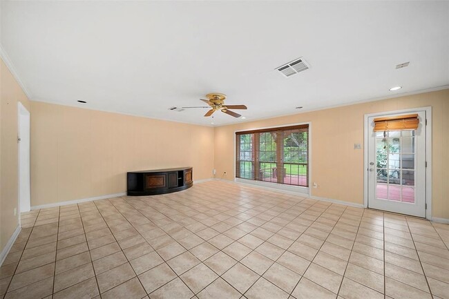 Building Photo - 5215 Cheena Dr
