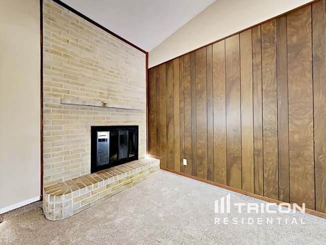 Building Photo - 713 Cavendish Dr