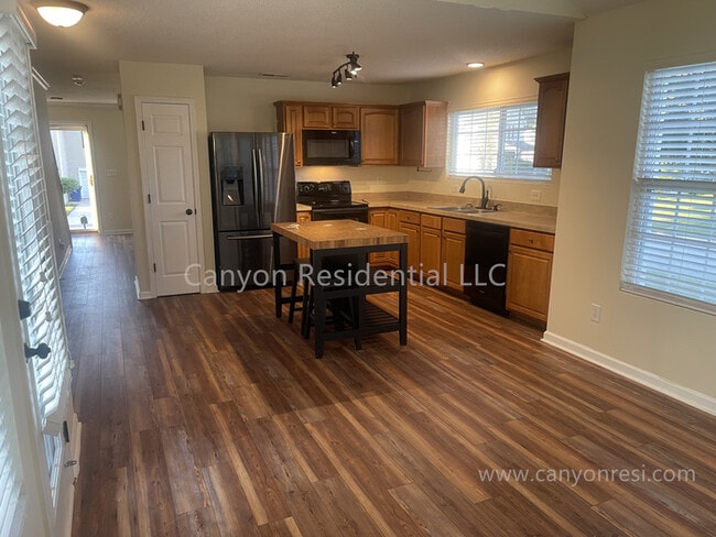 Building Photo - 500 Rockbridge Dr