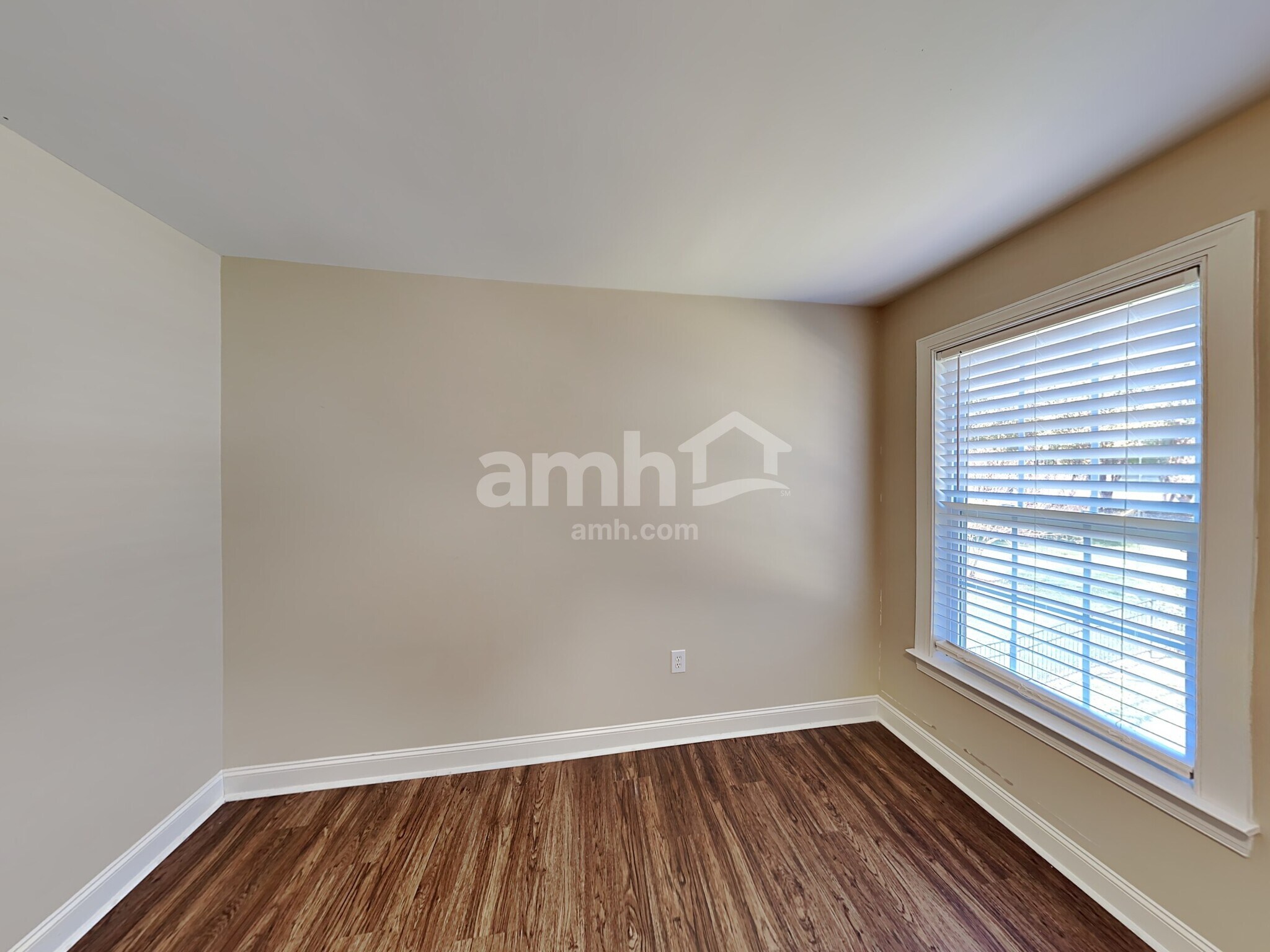 Building Photo - 2003 Monaco Ct