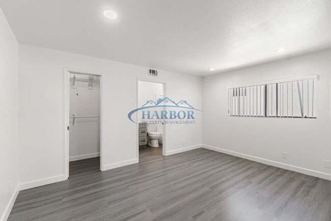 Building Photo - 789 W 18th St