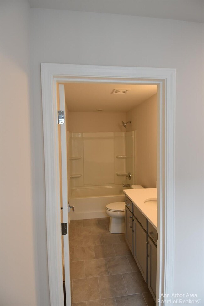 Building Photo - 105 Salt Springs Dr