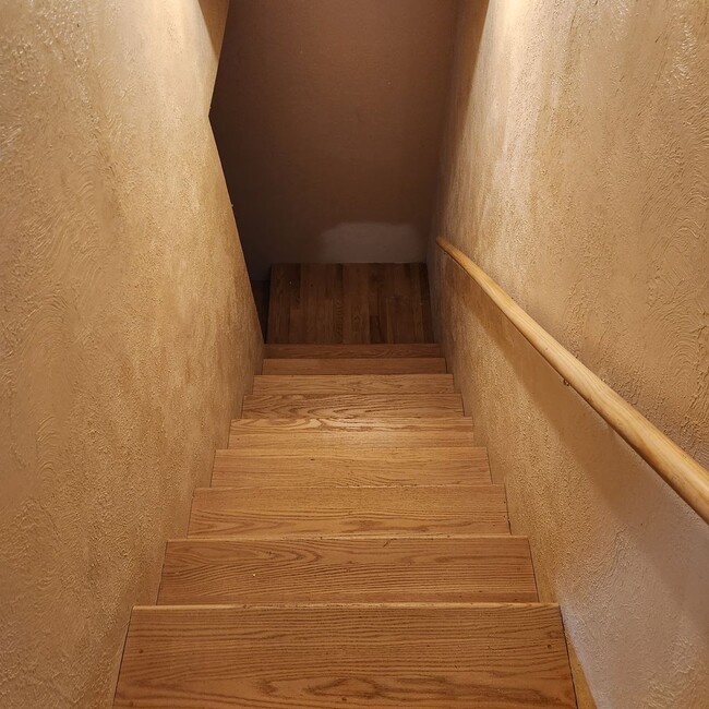 Building Photo - 4 Bed | 2 Bath House in the lower Rattlesnake