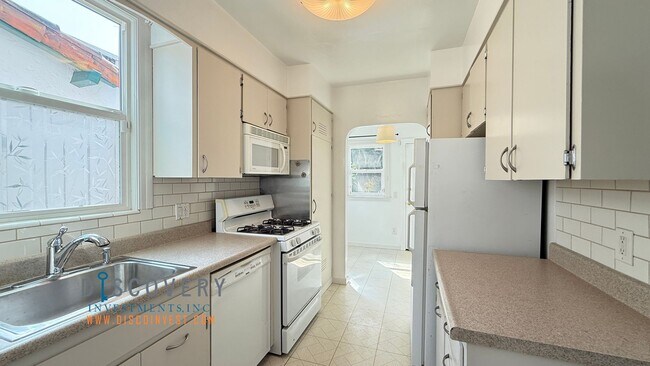 Building Photo - 2 Bedroom Dimond District Spanish Style Bu...