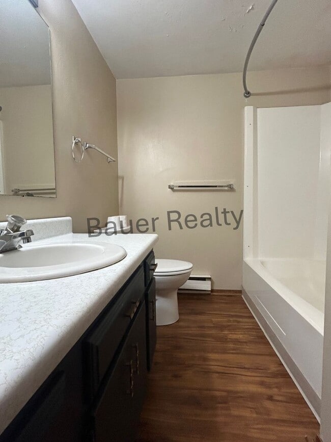 Building Photo - wj232