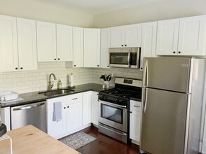 Building Photo - Griggs Duplex