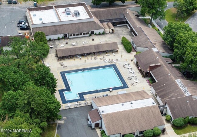 Building Photo - 175 Amberly Dr