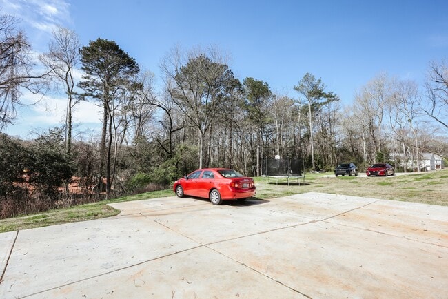 Building Photo - 374 Arch St