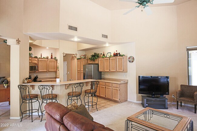 Building Photo - 4639 N Clear Creek Dr