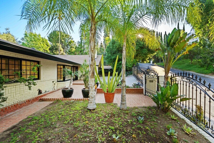 Building Photo - 17449 Sumiya Dr