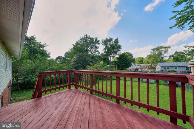 Building Photo - 9516 Bonair Dr