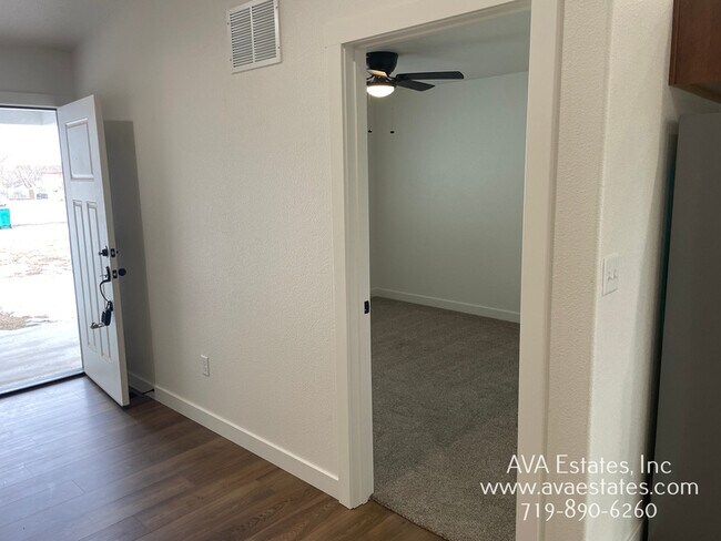 Building Photo - 970 S Coral Pl