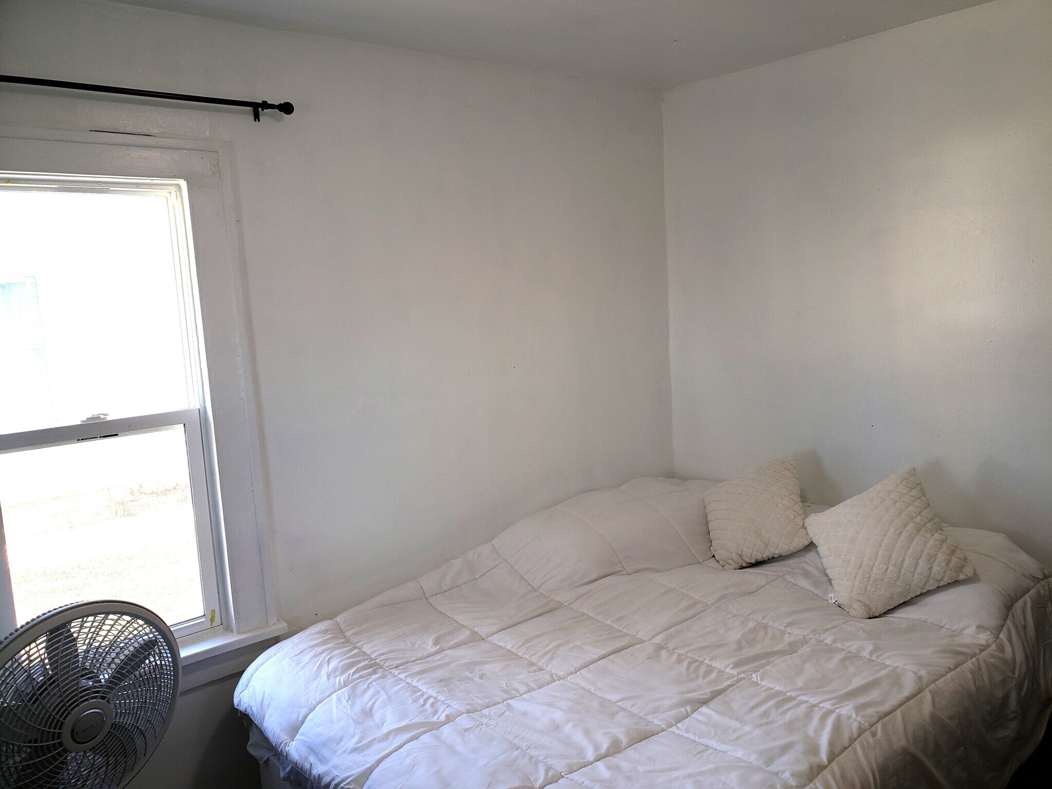 Main bedroom - 25 22nd St SE