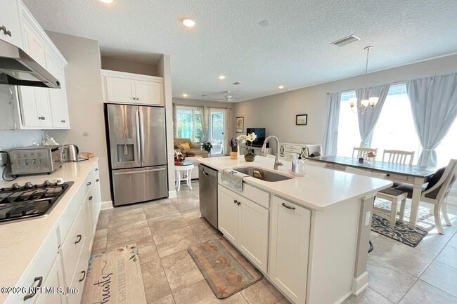 Building Photo - 192 Vista Lake Cir