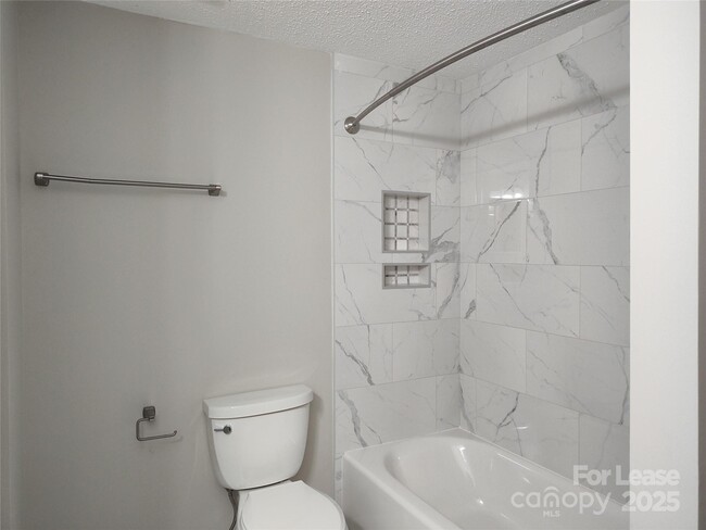 Building Photo - 7200 Oswego Ct