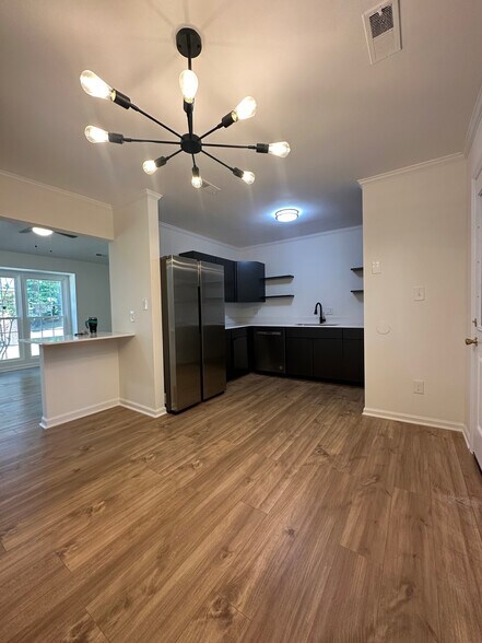 Building Photo - 4609 Brockton Dr