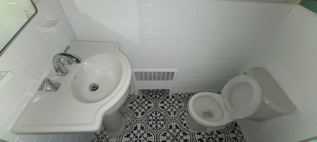 Remodeled bathroom - 4801 College Ave