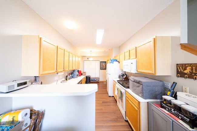 Building Photo - 1747 Countryside Dr