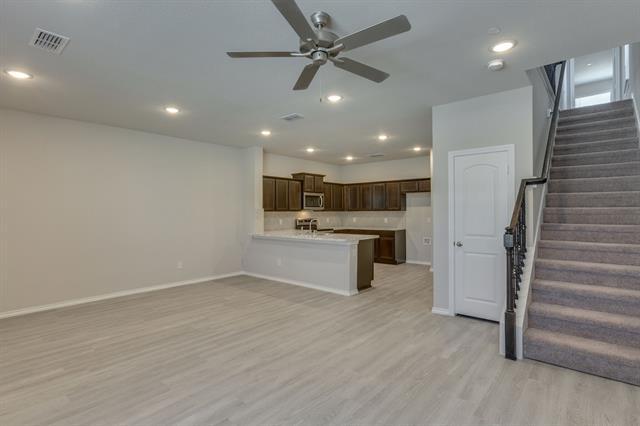 Building Photo - 2816 Bellflower Dr