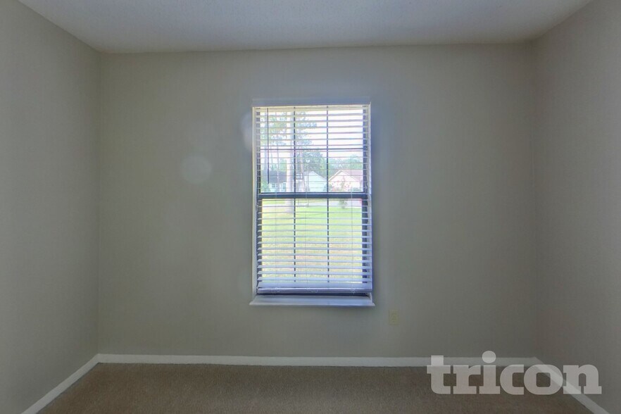 Building Photo - 4739 Harpers Ferry Ln