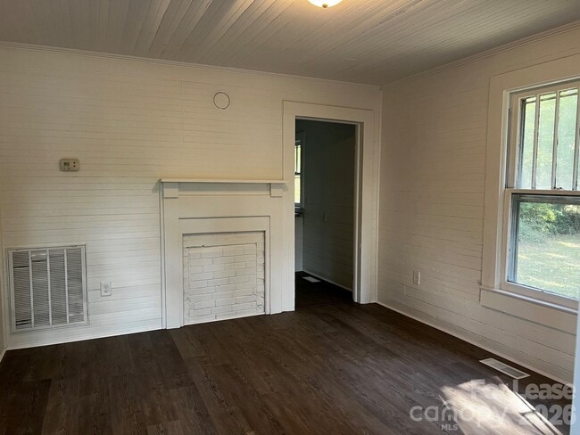 Building Photo - 209 Berry Ave