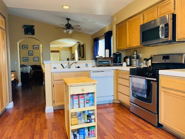 Building Photo - 973 Naples Dr