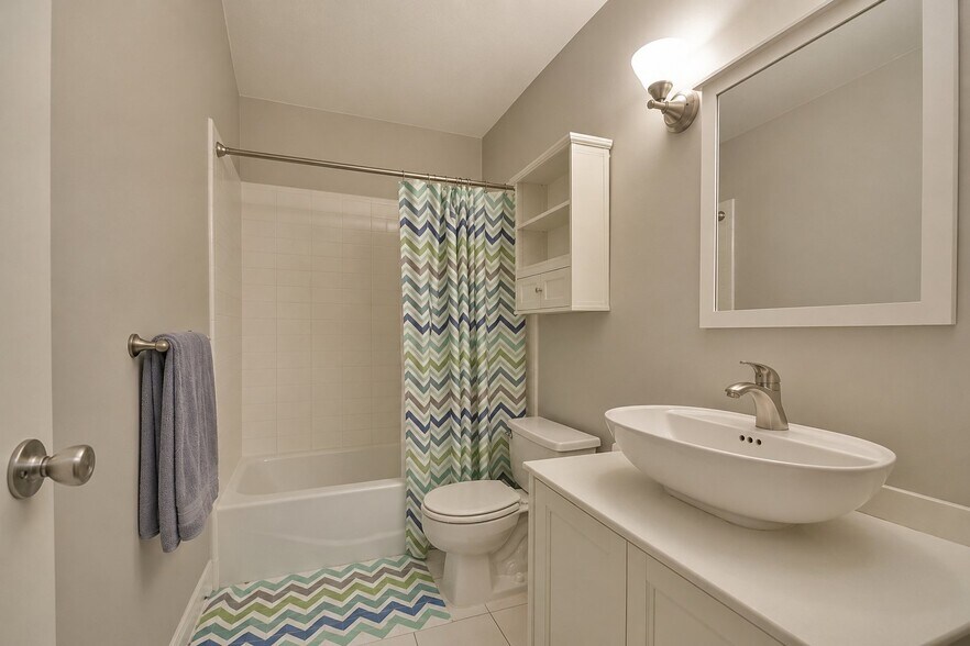 Building Photo - 3210 Rambling Oaks Dr