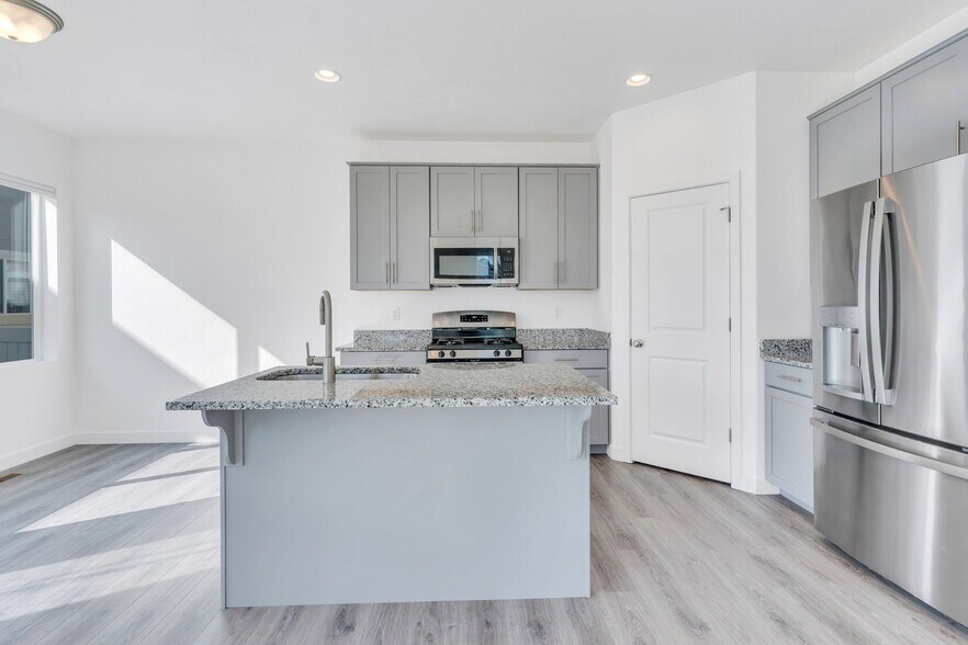 Building Photo - 15167 S Wild Horse Wy