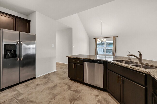 Building Photo - 23723 Giardini Dr