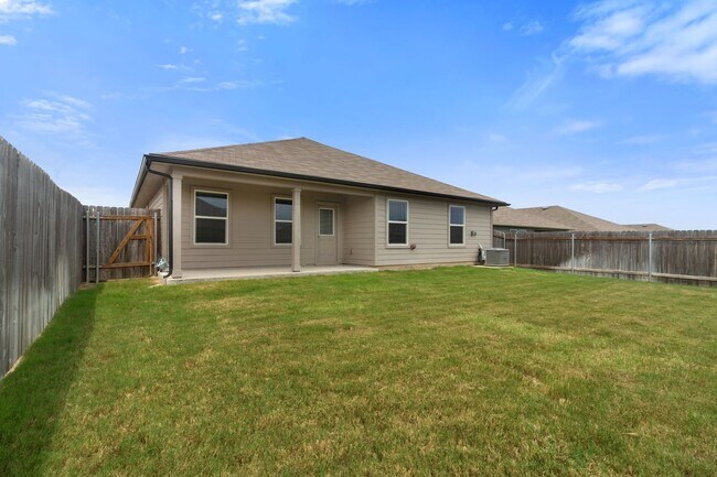Building Photo - 832 Pronghorn Trl