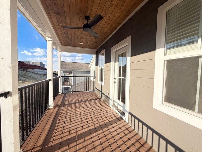 Building Photo - Modern 3-Bedroom Home with Flex Room, Pool, and Pickleball Court