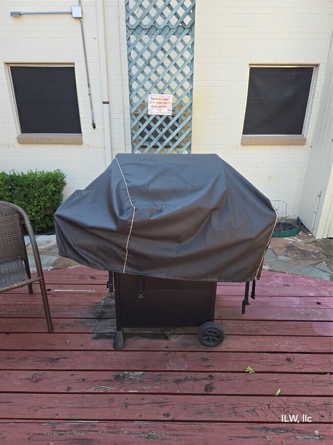 Building Photo - 301 Avondale St