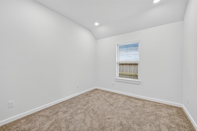 Building Photo - 31810 Autumn Spur Ln