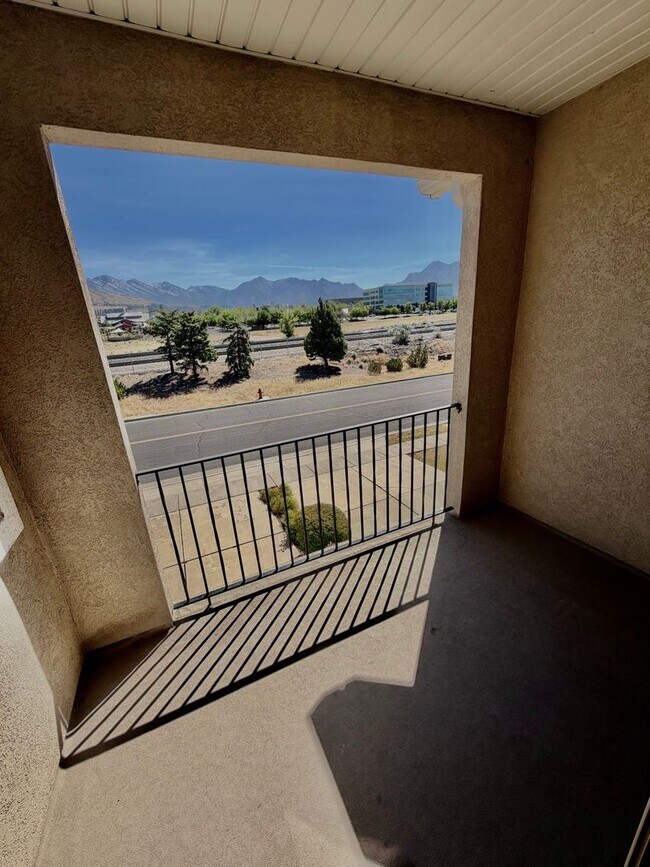 Building Photo - Lehi 3 Bedroom Town Home Pets OK