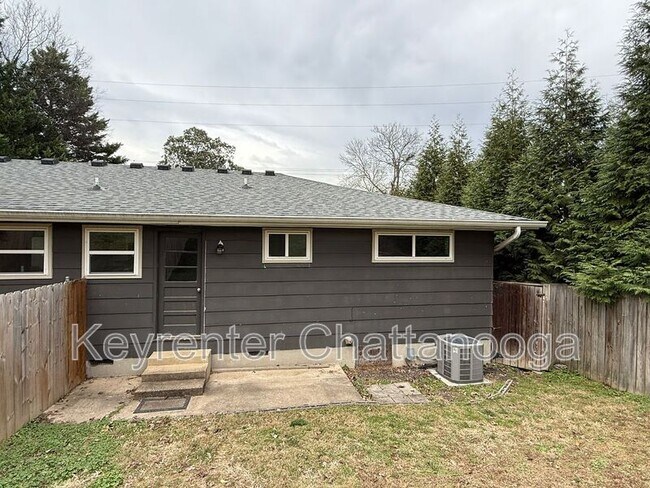 Building Photo - 904 Tremont St