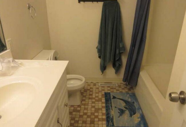 Building Photo - 515 Valley View Dr
