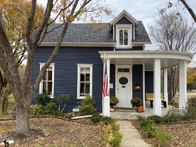 Front Main House - 307 S Clark St