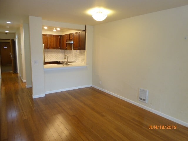 Building Photo - Remodeled 2 Bed 1.75 Bath Condo in Capitol...