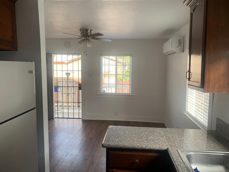 Building Photo - 227 W 56th St