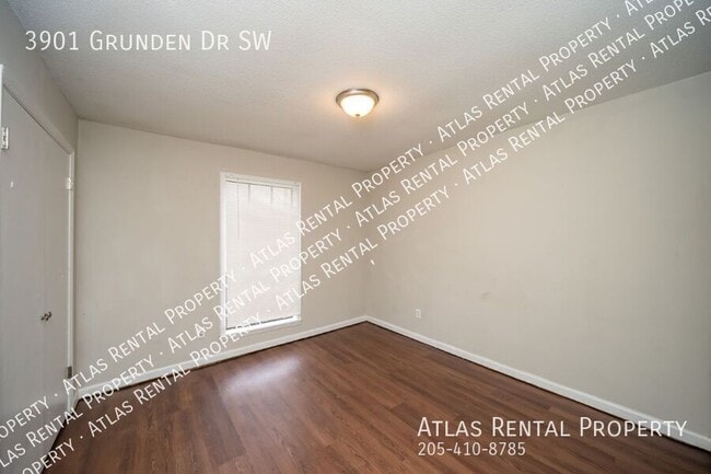 Building Photo - 3901 Grunden Dr SW