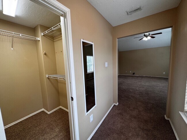 Building Photo - 1411 Hallcroft Ln