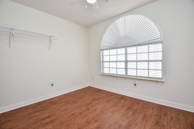 Building Photo - 4026 Almond Lake Dr