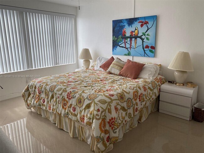Building Photo - 3111 N Ocean Dr