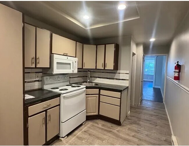 Primary Photo - 1430 Walnut St